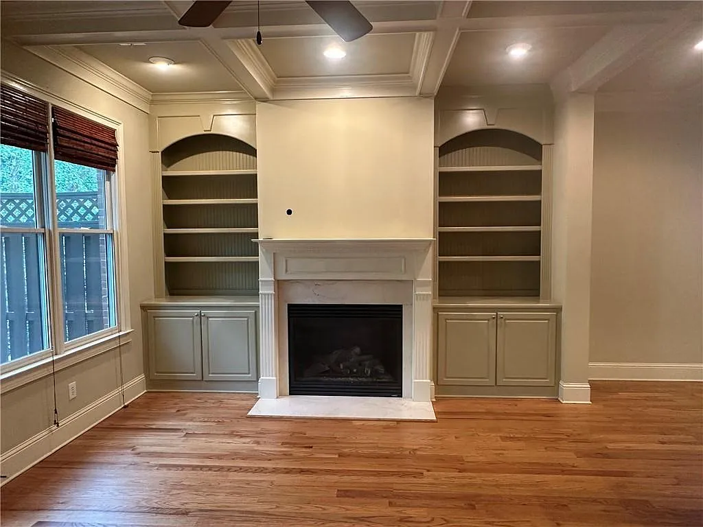 5 bed, 5.5 bath, 2626 sqft, $3,499 — Photo 4