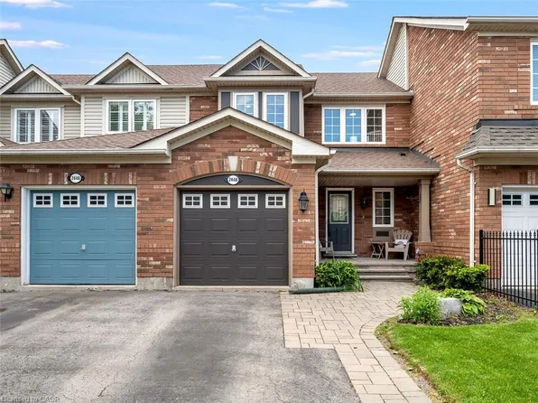 2448 Wooden Hill Cir, Oakville, ON L6M 4E3