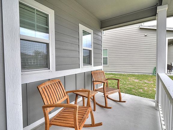 4th image of 1934 Estes Flats Dr
