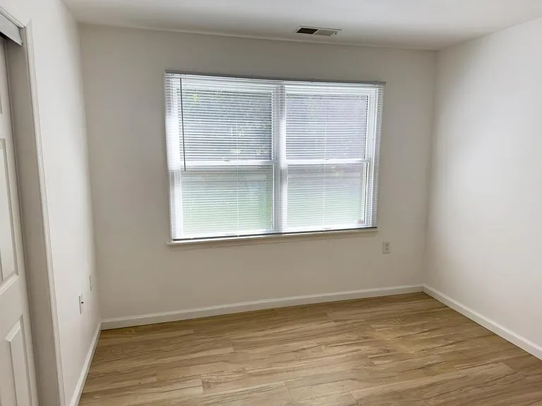 140 Lindfield Cir — Photo 16