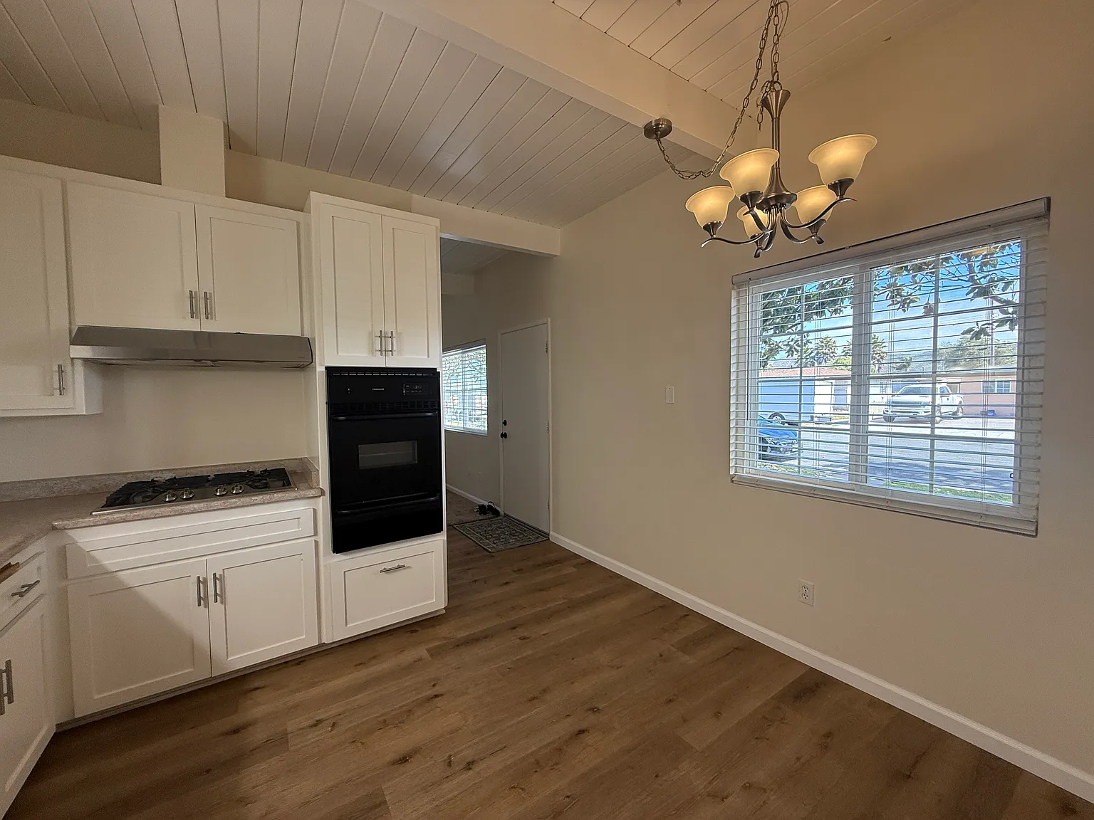 2 bed, 1.0 bath, 750 sqft, $1,850 — Photo 3
