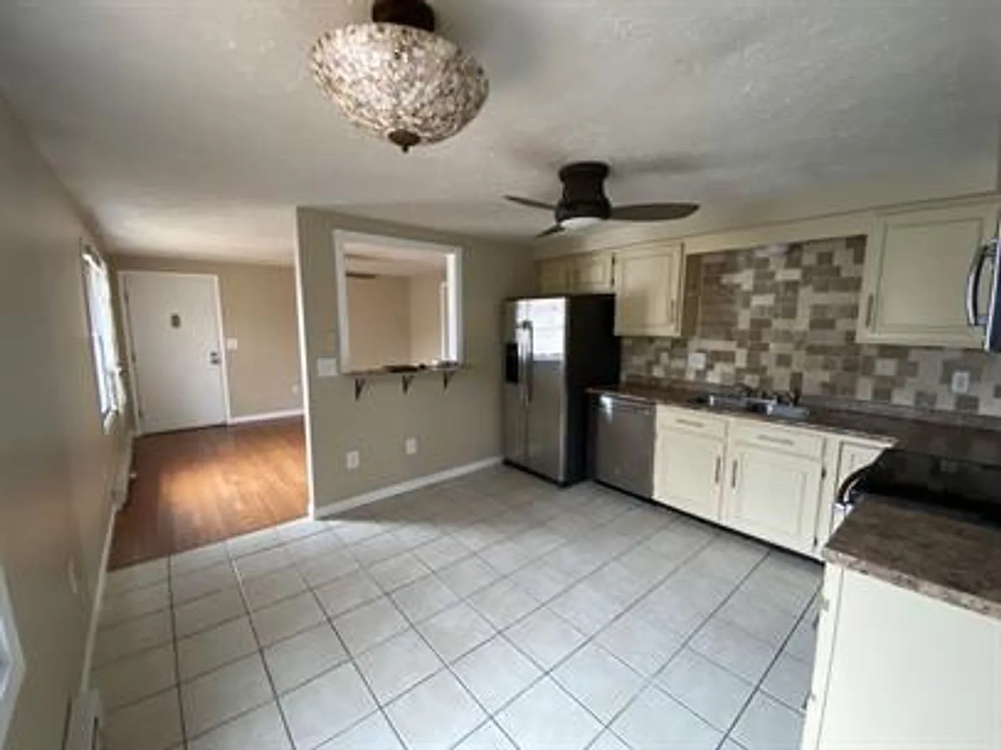 1025 Central Street — Photo 3