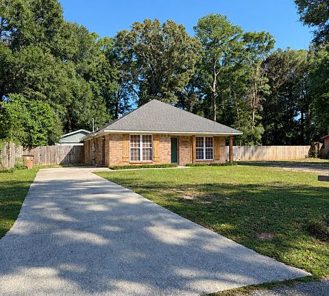 2nd image of 2808 Mayflower Dr