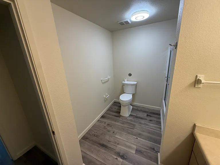 Eastwood Dr — Photo 11