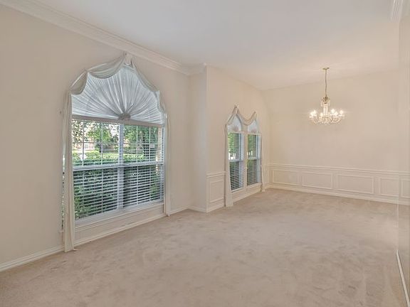 3rd image of 4709 De Grey Ln