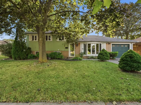 12 Vanderbrent Cres, Toronto, ON M9R 3W8
