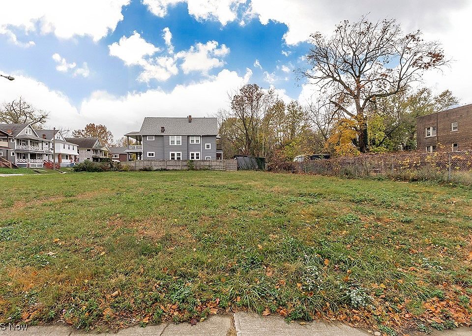 2nd image of 14212 Coit Rd