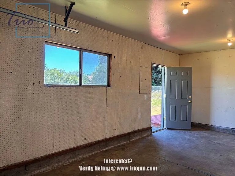 492 Macy St — Photo 14