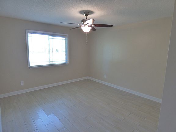 5th image of 2652 Venetian Way