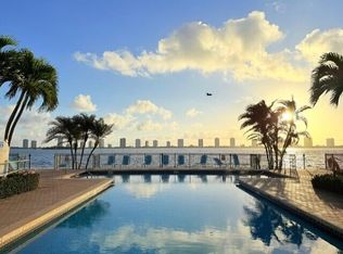 1010 Lake Shore Dr APT 104, Lake Park, FL 33403