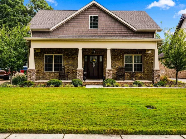 703 Box St, Athens, AL 35611