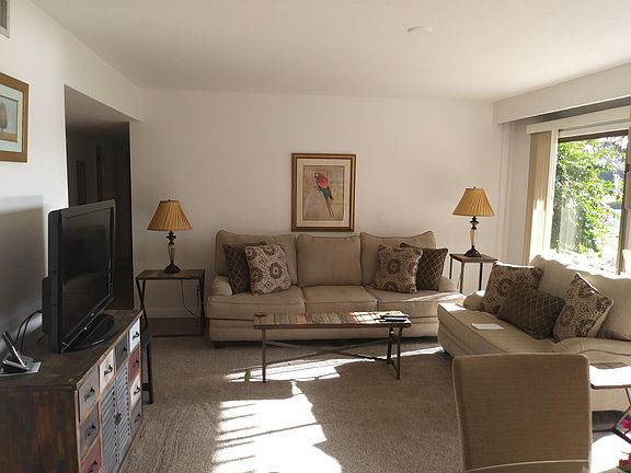 3rd image of 142 Palm View Ct #142
