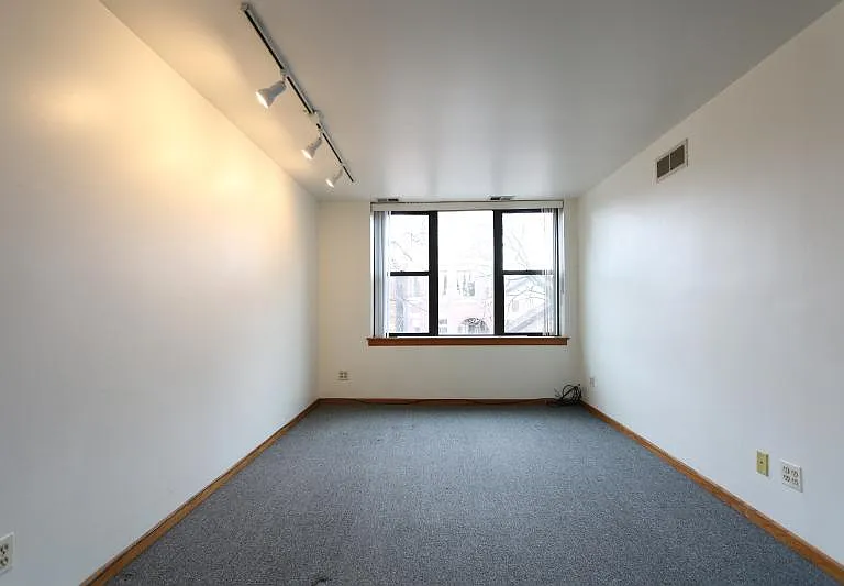 1424 W Flournoy St #2 — Photo 6