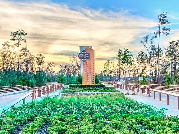 Grand Central Park Entrance