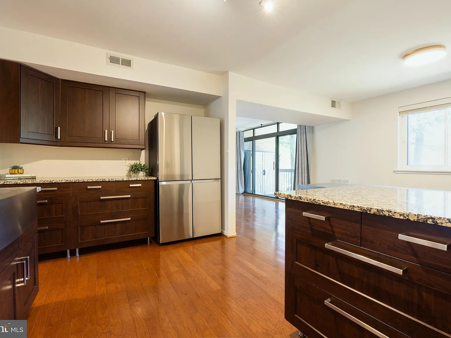Bentana Park Condo — Photo 4