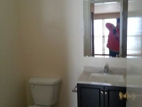 5th image of 1001 22nd St APT 5