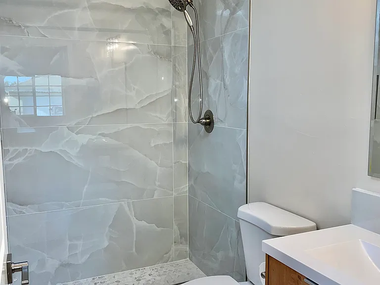 385 Theresa Way — Photo 20