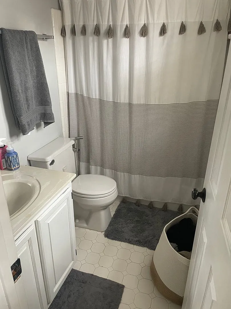 Amazing 2 bedroom home on Cary Street Rd — Photo 4