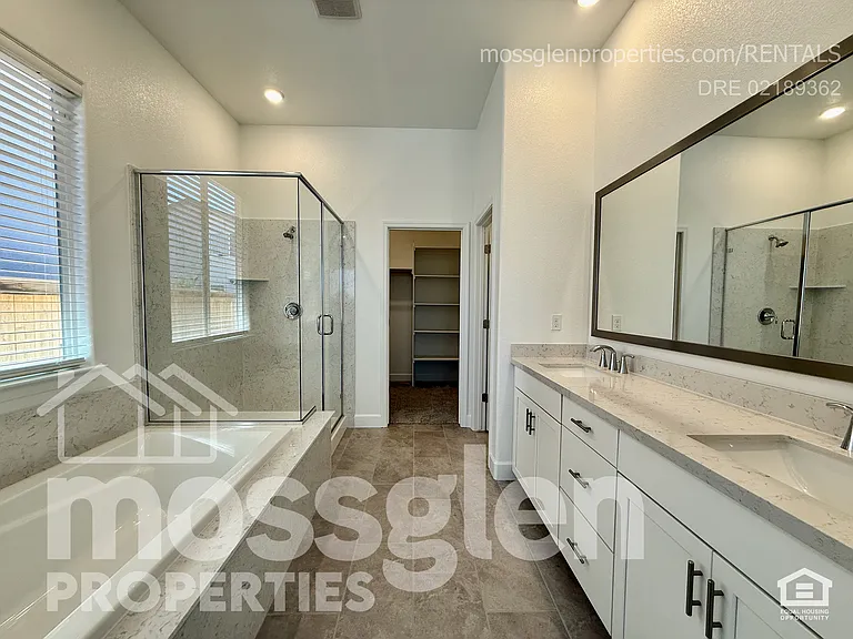 5666 Sailrock St — Photo 27