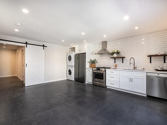 Living Space (As Provided: Unfurnished)