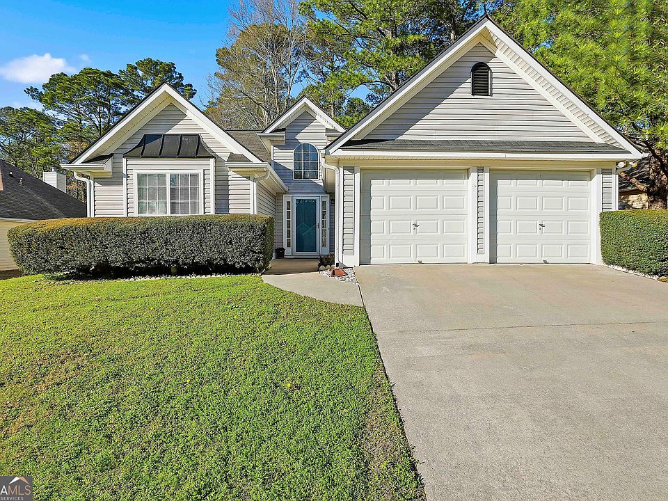 1st image of 105 Chase Ct