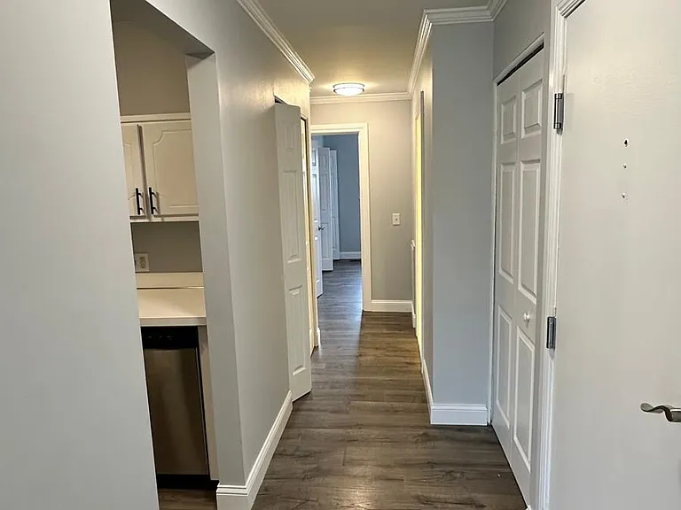 653 E Fox Hills Dr — Photo 25
