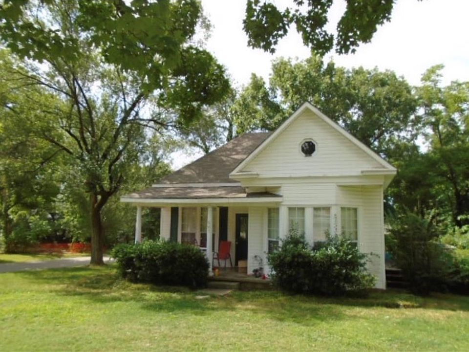 1st image of 505 Main St NE