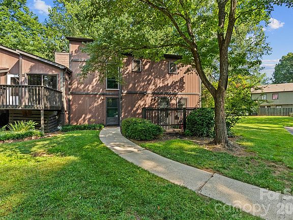 2nd image of 6100 Honeysuckle Ln