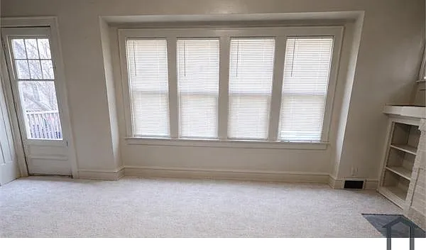 3 bed, 2205 sqft, $1,600 — Photo 2