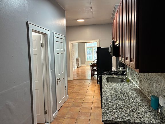 4th image of 13 S Lake Ave Floor 1