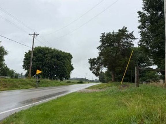Exterior Neighborhood (street photo)