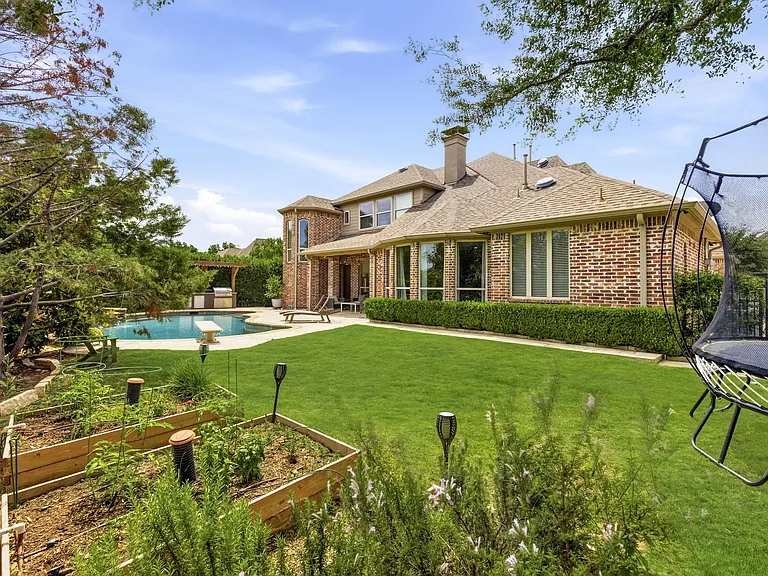4101 Chimney Rock Dr — Photo 36