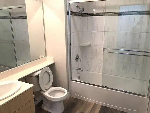 Catalina Luxury Apartments — Photo 36