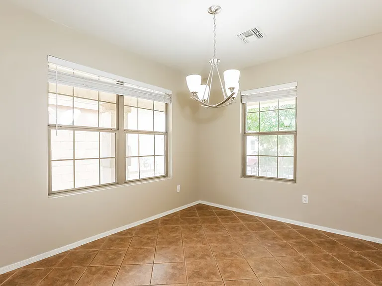 3129 W Dancer Ln — Photo 6
