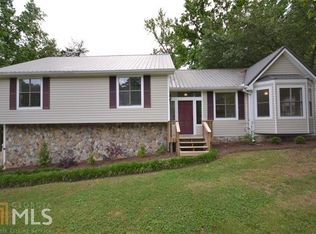 1913 Oakleaf Ln, Lithia Springs, GA 30122