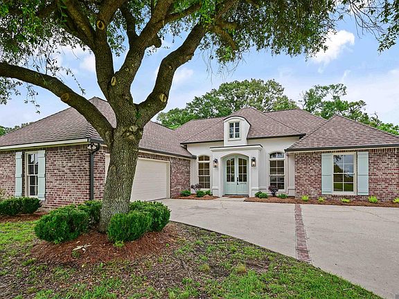 2nd image of 18098 Lake Harbor Ln