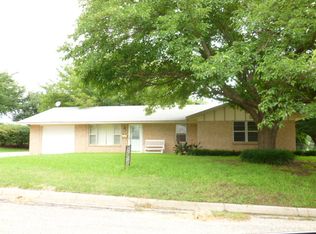 217 Jordan Dr, Nocona, TX 76255