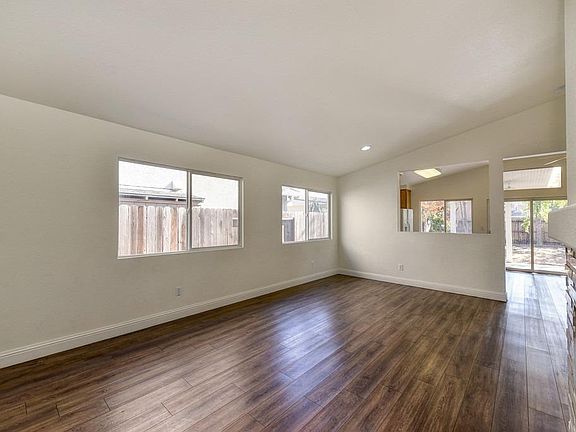 5th image of 8280 Wyandotte Ct