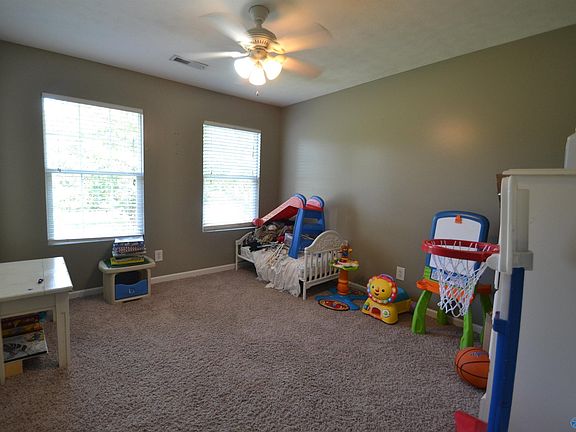 3rd image of 202 Community House Rd