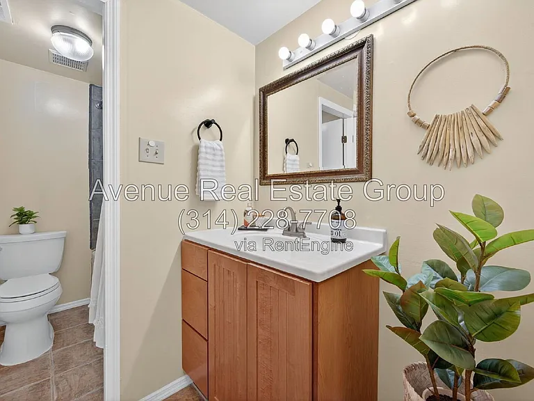 5559 Pershing Ave #1F — Photo 28