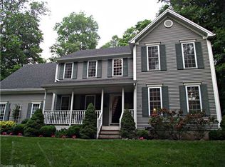 16 Apple Ln, Middletown, CT 06457