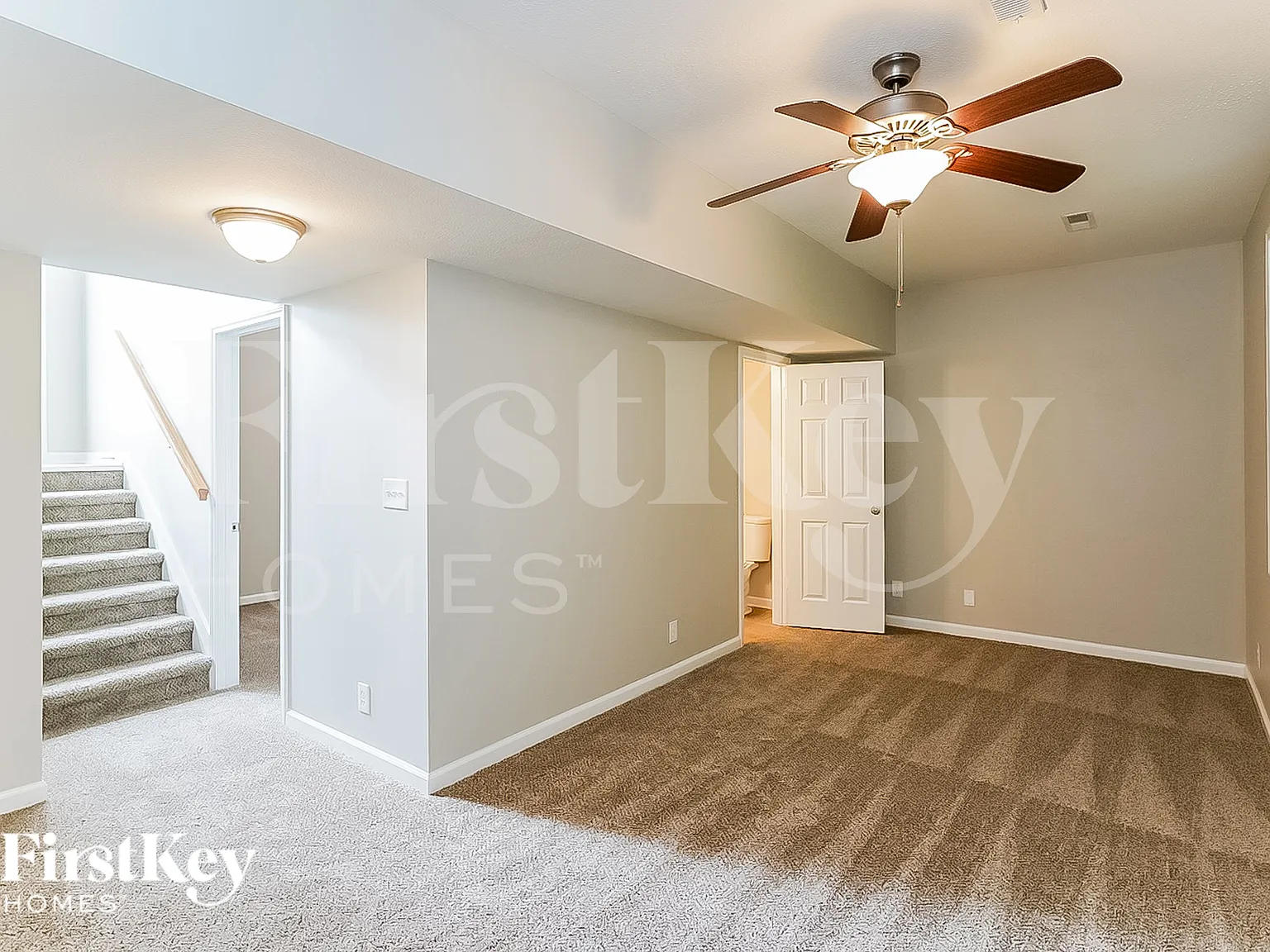 3 bed, 2.5 bath, 1621 sqft, $1,605 — Photo 2