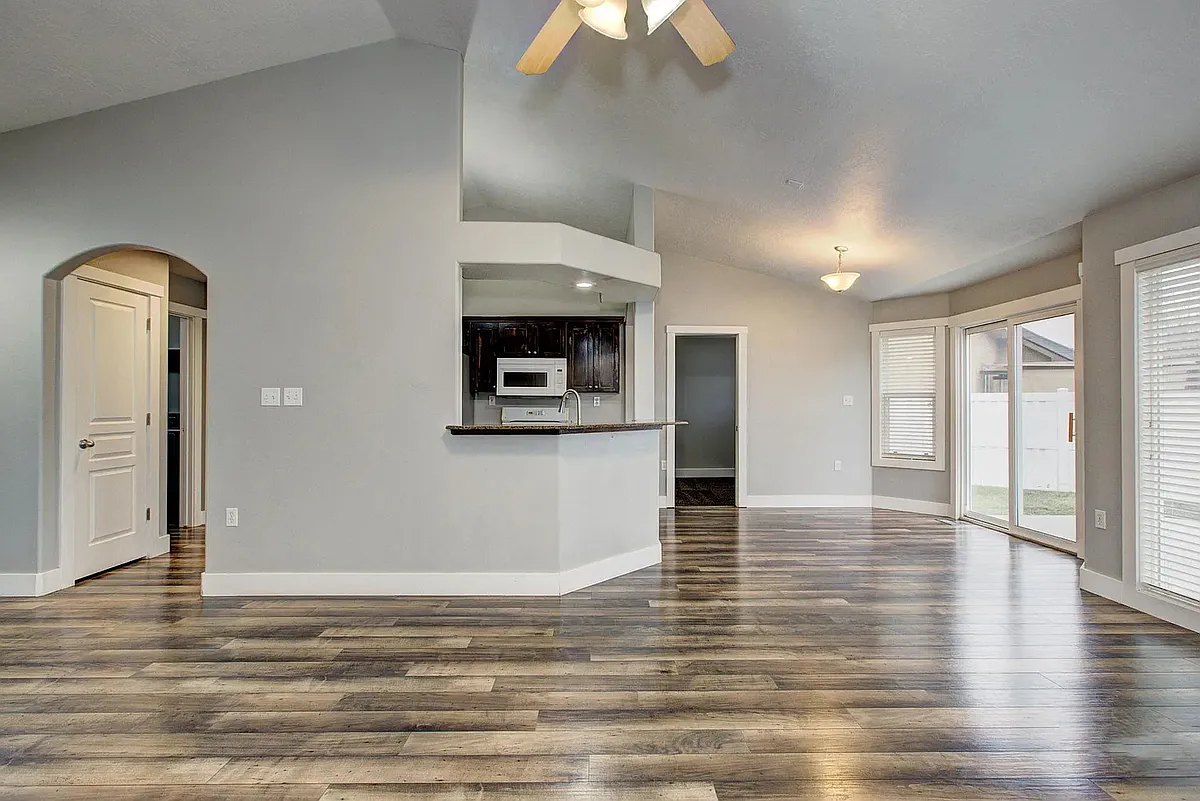 Building Photo - 2870 N High Desert Way