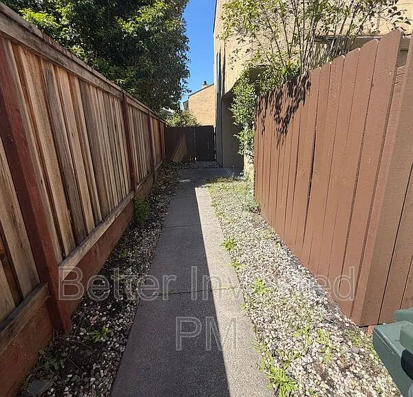 2808 Tachevah Dr — Photo 13