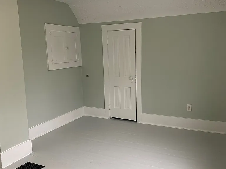 1010 Sawyer Ave — Photo 9