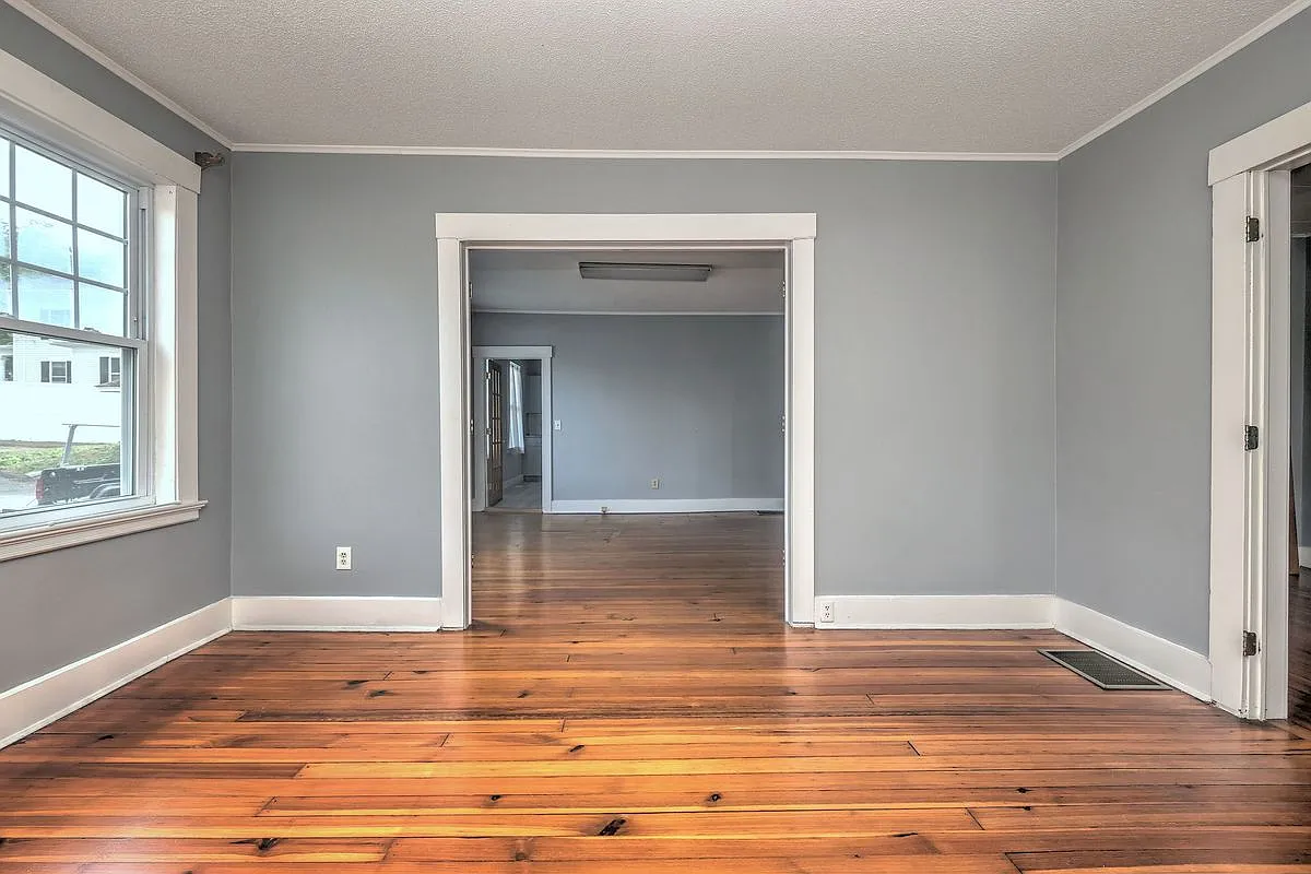 2 bed, 1.0 bath, 1400 sqft, $2,750 — Photo 2