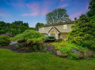 938 Meadow Cir, Bethlehem, PA 18017