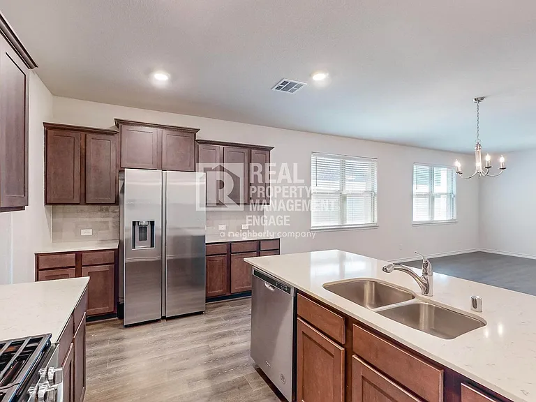2321 Astapor Dr — Photo 13