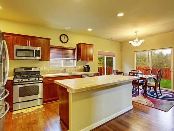 3rd image of 6306 Annette Ct SE