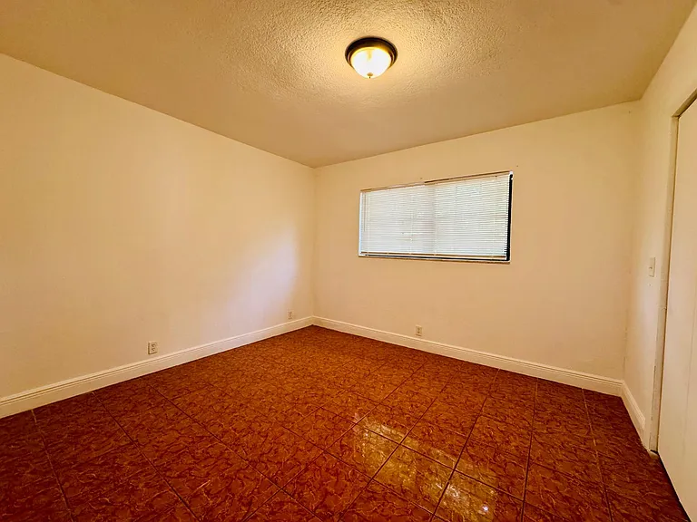 1060 NW 116th St #1 — Photo 11